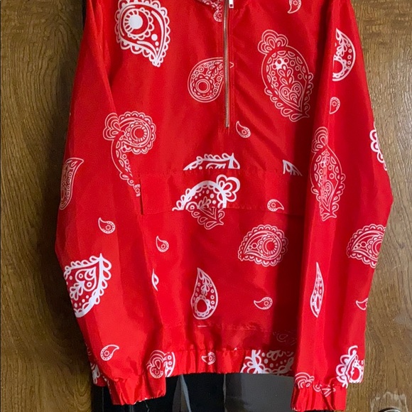 Crew neck wind breaker - Picture 2 of 7